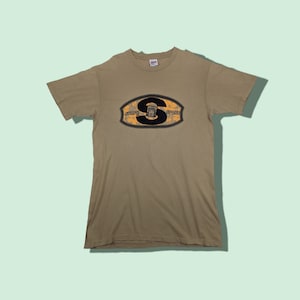 Vintage anni '90 SEA DOG SURF Box Logo T-shirt punti singoli Tee Vintage Surfing Tee Vintage Sea Dog T-shirt marrone taglia grande