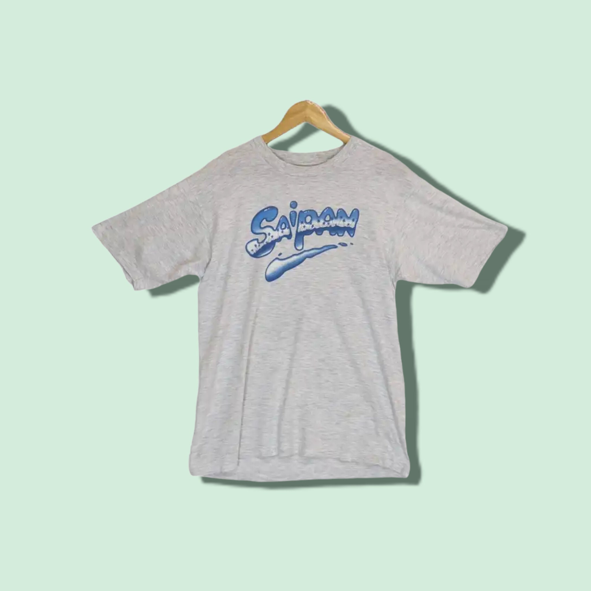 Vintage 90's SAIPAN Graphic T-Shirt Single Stitches Tee American Vintage T-Shirt Archival Clothing Hawaii Tee Grey Size Medium