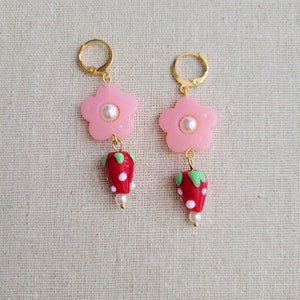 Summer Flower Power roze en rode hangende oorbellen | Hangoorbellen | Cadeaus voor haar