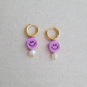 Purple mini smiley freshwater pearl golden hoop earrings