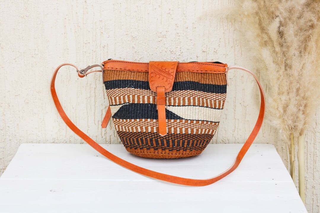 Woven Sisal Bag, African Sisal Bag, Woven Crossbody Bag, Woven Kenyan Kiondo, Boho Sling Bag