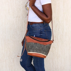 Woven Sisal Bag, African Sisal Bag, Woven Crossbody Bag, Woven Kenyan Kiondo, Boho Sling Bag, Shoulder bag, Christmas Gift for her, Mom gift