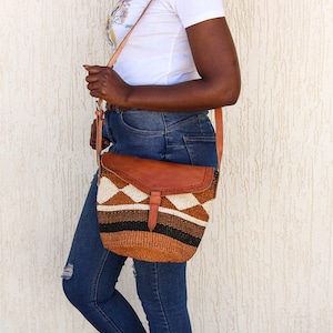 Woven Sisal Bag, African Sisal Bag, Woven Crossbody Bag, Woven Kenyan Kiondo, Boho Sling Bag, Shoulder bag, Christmas Gift for her, Mom gift