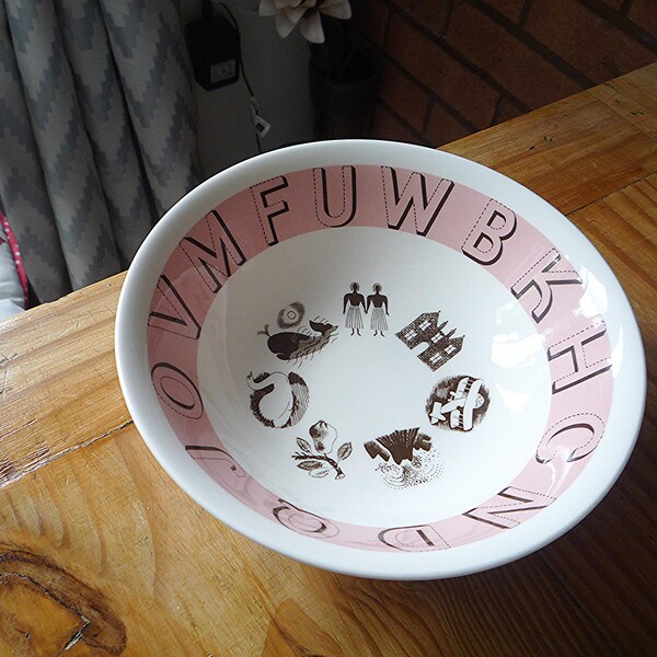 Eric RAVILIOUS - 18cm Wedgwood Pink Alphabet Bowl for the Brighton Museum