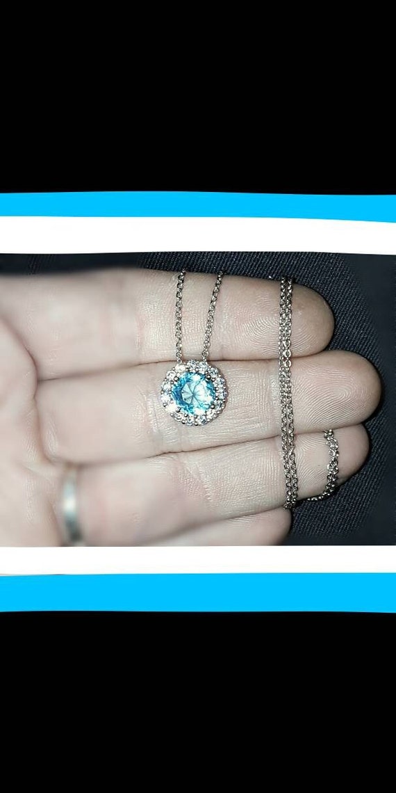 Luxurious Round Sky Blue Topaz Crystal Pendant wit