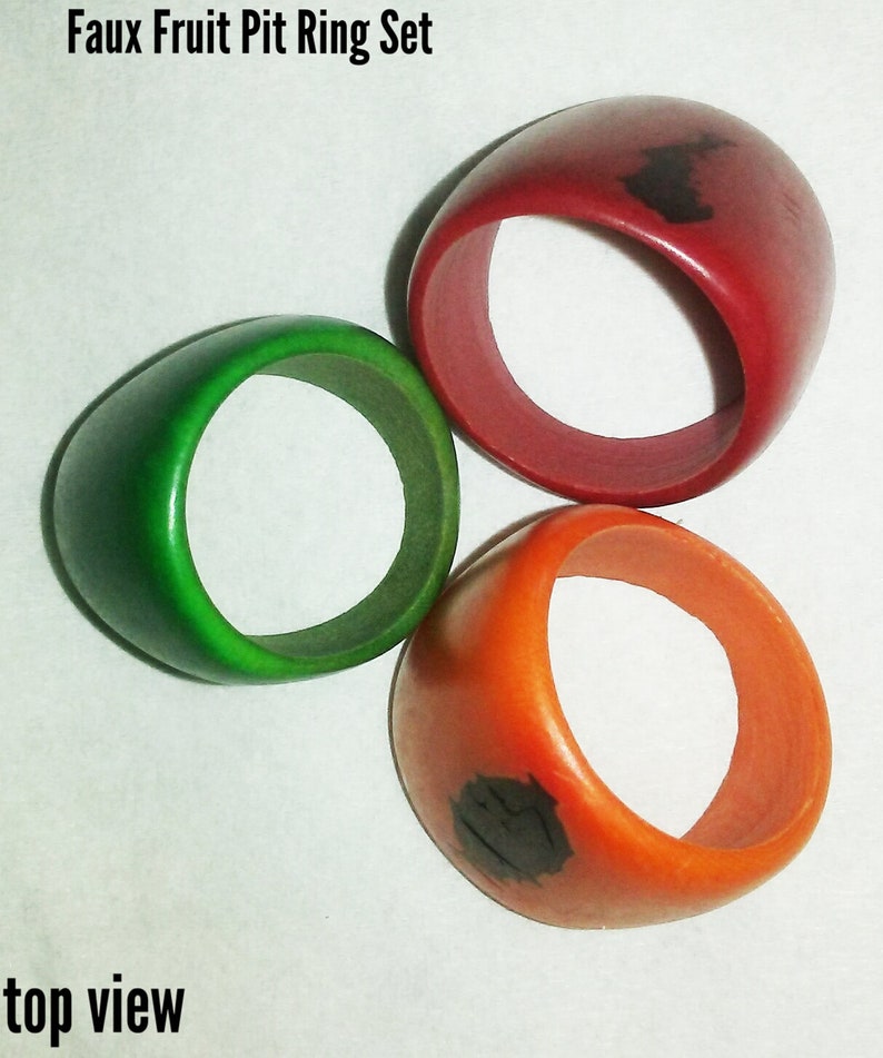 Colorful Celluloid Plastic and Wood Faux Fruit Pit Demi-Parure Vintage Matching Early Plastics Necklace and 3 Rings Jewelry Set Earrings