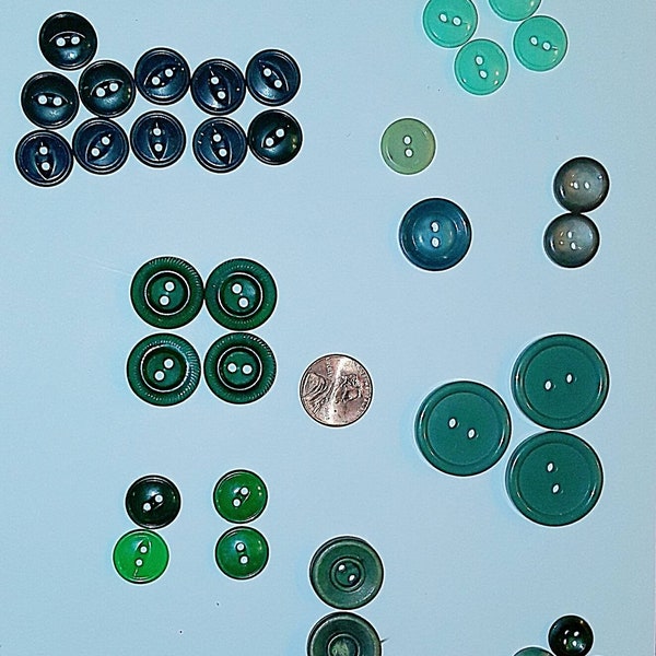 47 Vintage Small & Medium Sized Green Lucite Plastic Buttons / Varied Collection of Mid Century Mint Hunter Olive Forest Pine Green Buttons