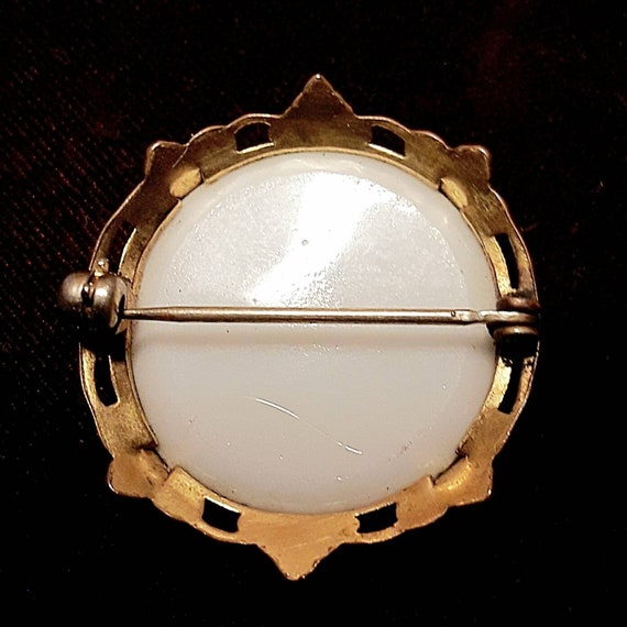 Vintage Milk Glass and Black Lucite Cameo Brooch … - image 3