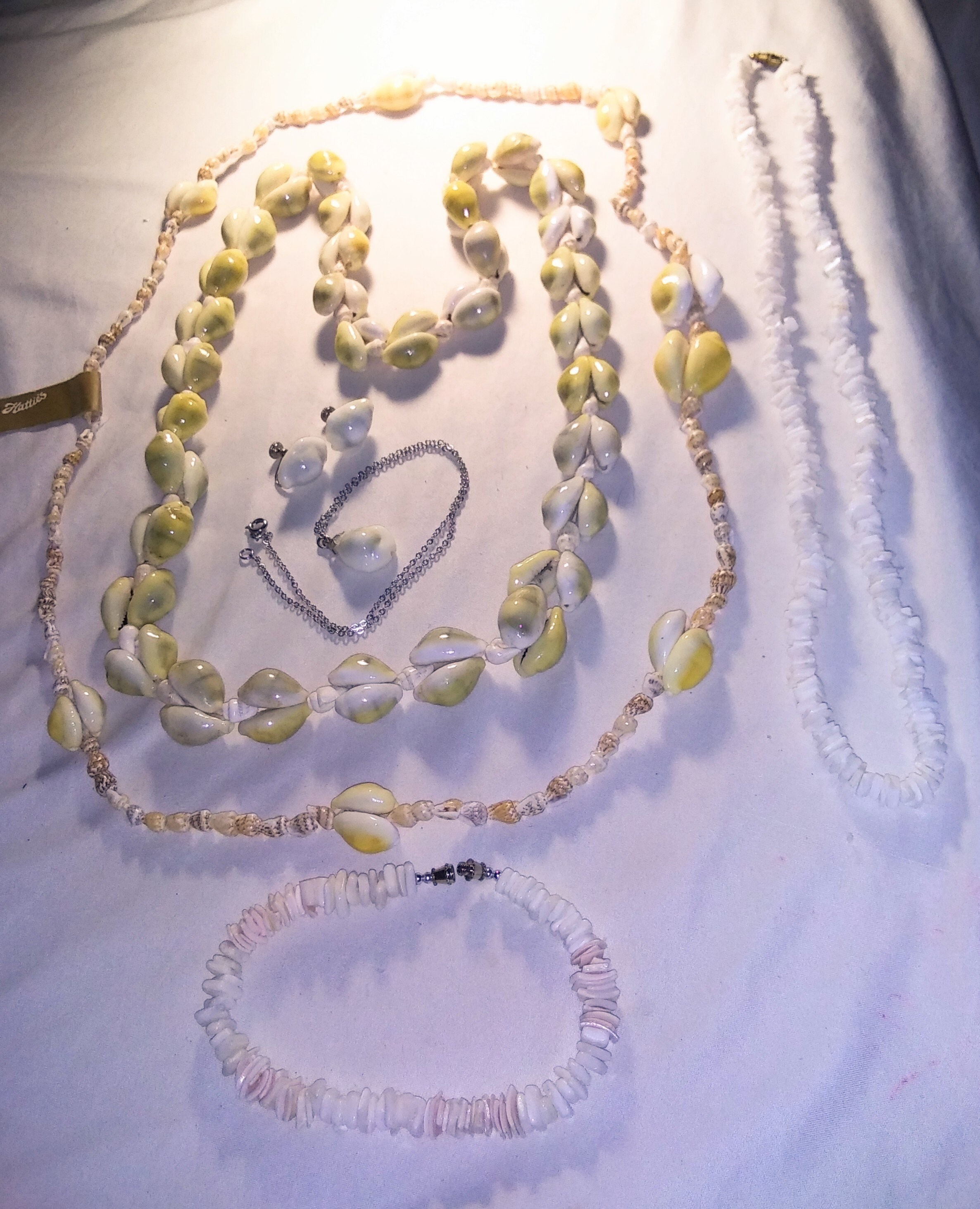 Vintage Hilo Hatties Puka and Cowrie Shell Lei Necklace