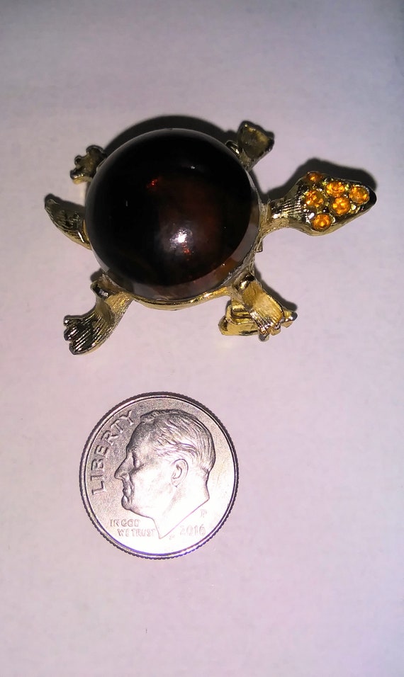 Classic Vintage Turtle Brooch with Beautiful Larg… - image 9