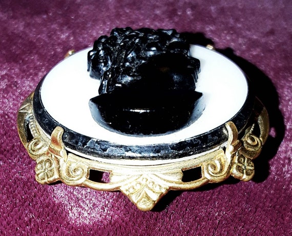 Vintage Milk Glass and Black Lucite Cameo Brooch … - image 4