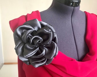 Shoulder corsage oversized Extra large flower Brooches Beautiful brooch pin dark grey