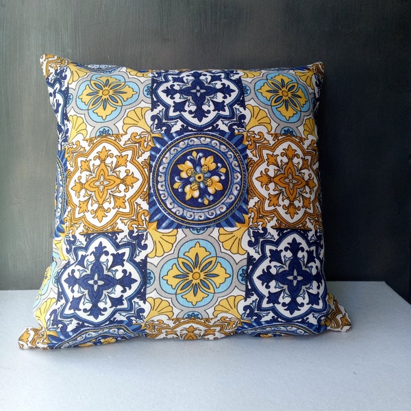 Sicilian fabric cushion cover, Sicily pillow cover, handmade Sicily home decor, maiolica fabric, italian tiles fabric, Caltagirone style