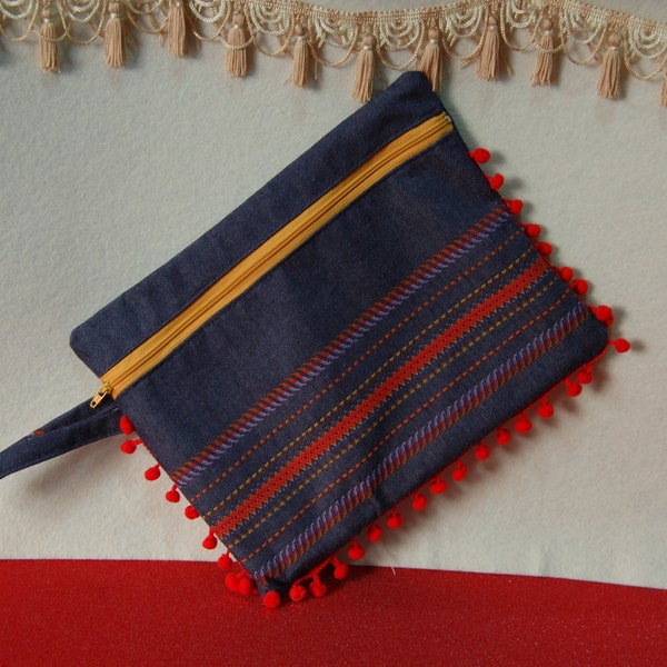 Pochette grande con frangia siciliana, borsa in jeans con ricamo, astuccio da viaggio, porta trucchi stoffa, fatto a mano, bustina stoffa