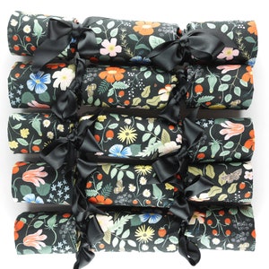 Wonder Cracker Sewing Pattern pull and snap your own reusable, fabric eco Christmas Crackers. image 2