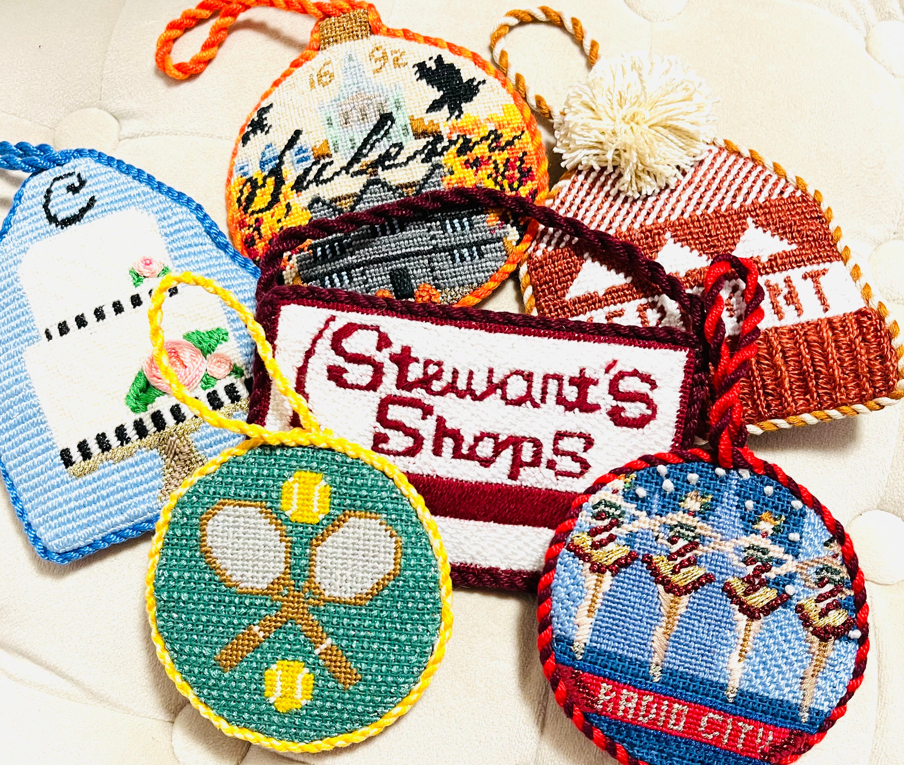 1st Stitch Beginning Kits - Bauble hand-painted needlepoint stitching  canvas, Needlepoint Canvases & Threads