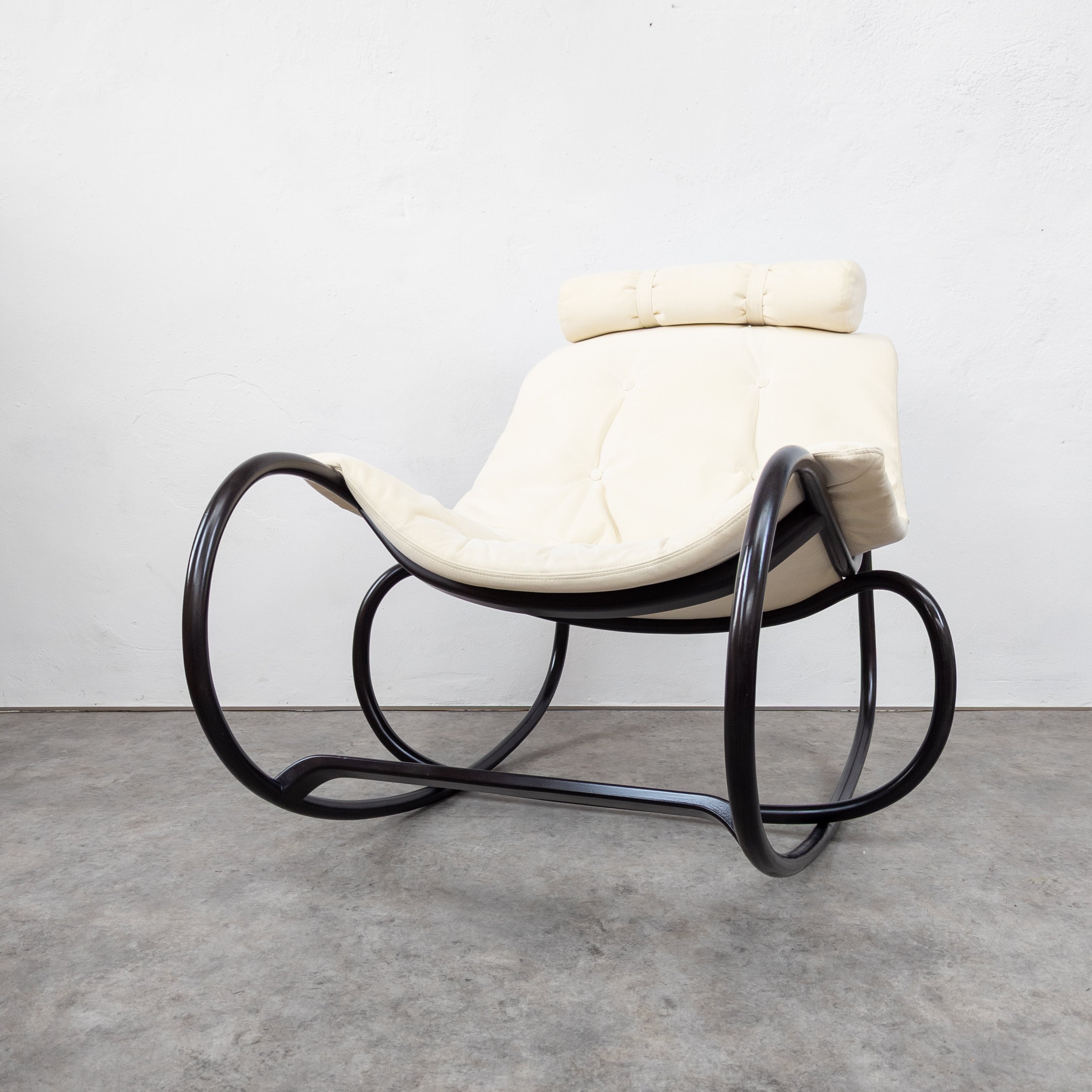 rocking chair wave en bois courbé par michal riabic pour ton