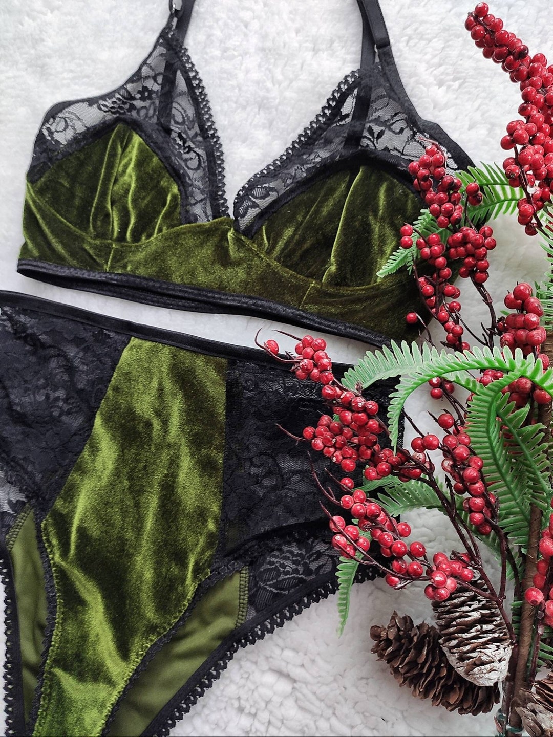 Ladies Sexy Lace Velvet Bralette Set main image 0