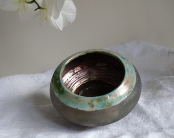 Cerámica Raku turquesa y negro Jarrón de cerámica Raku Pequeño jarrón de cerámica Ikebana Jarrón decorativo Raku Cerámica OOAK regalo para el mejor amigo