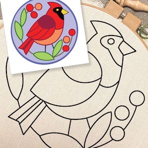 Puede incluir: Un dibujo en blanco y negro de un cardenal en una rama con bayas. El pájaro está en un marco circular sobre un fondo blanco. La imagen es un patrón para el bordado.