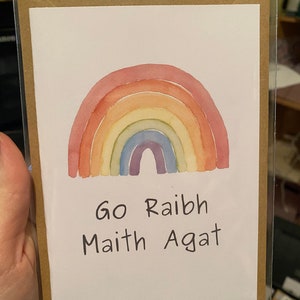 Tarjeta arcoíris Go Raibh Maith Agat A6 (Gracias como gaeilge)