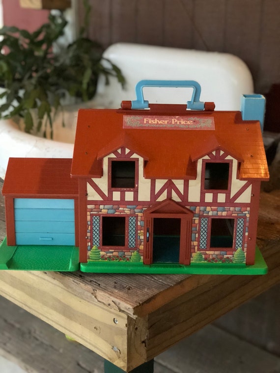 toy house with garage