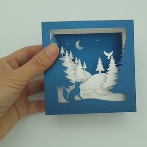 Carte pop up artisanale  renard, fait-main, éco-responsable, découpe laser, made in France, montagne nuit, éditions la girouette, postale