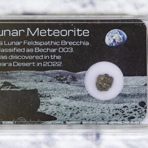 Månmeteorit i skyddande fodral (fri frakt)