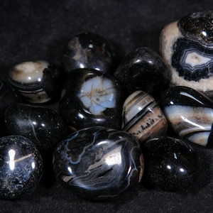 Tumbled Black Onyx, Large (33mm-50mm)