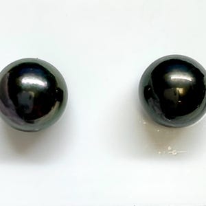 Dark Tone Tahitian pearl, 10.6/10.8 mm , AAA Face up clean, Tahitian Cultured pearls, Sold by pair, Lot19348-1011-021325-3W