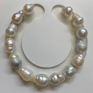White South Sea Pearl Baroque bracelet, 14 PCS  White South Sea Cultured Pearl Bracelet 9-10 mm