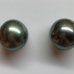 Tahitian pearls, 11-12 mm Oval Tahitian cultured pearls with blemishes, Sold by pair