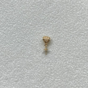 Or jaune massif 18K avec sertissage de pendentif en diamant, taille de tasse-0.29mm, pin 0.35mm, bien fait avec une haute qualité.