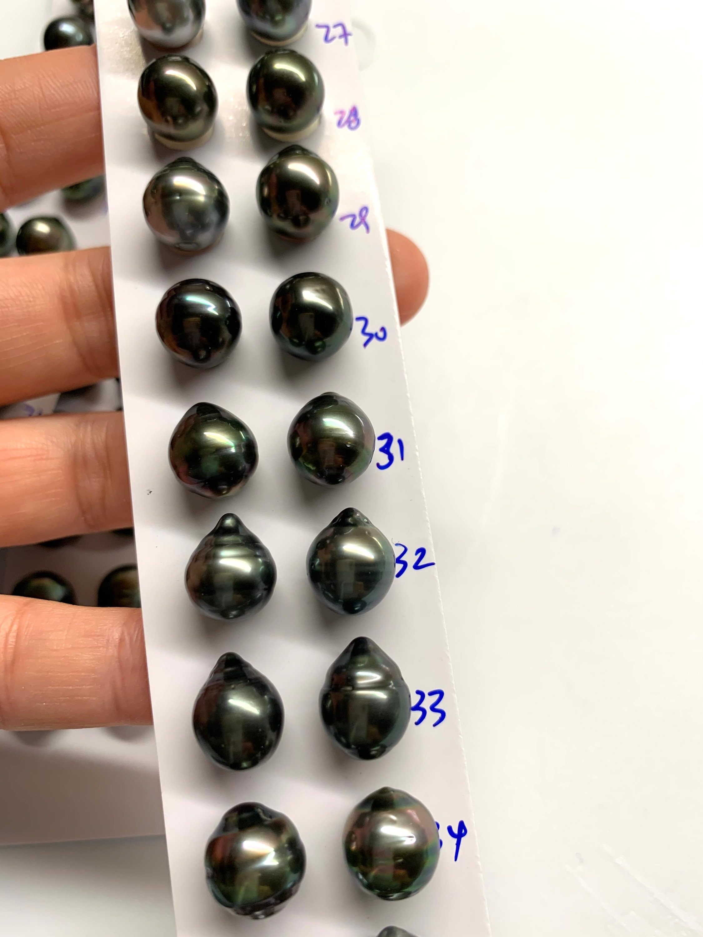 10-11mm High Luster Peacock/green/grey/dark Color, Oval/semi