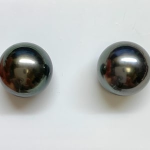 Tahitian pearl, 10.9 mm , AAA Face up clean, Tahitian Cultured pearls, Sold by pair, Lot19348-1011-021325-8w