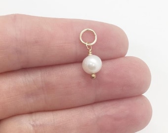 Pearl pendant,gift for her,June birthstone,minimalist jewelry, freshwater pearl, bracelet charm,gold fill pearl,pearl charm,pendant