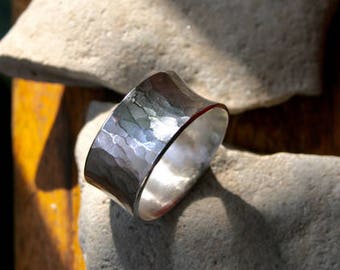 Bague en argent martelé