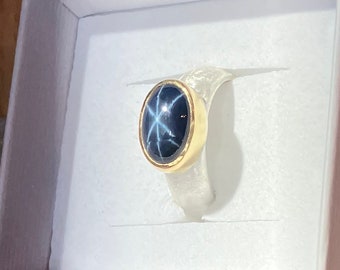 Star sapphire ring - sapphire ring - star - elegant - dark blue - 18 carat gold setting - 925 silver ring - size 55/17.5