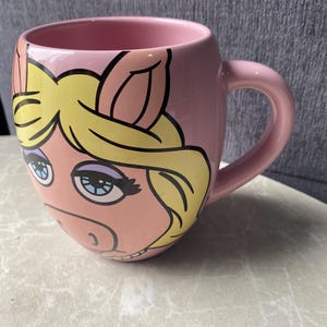 Disney Store The Muppets Miss Piggy Large Mug Barrel Shape Cup Collectable Rare