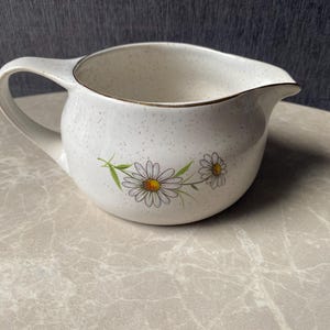 Vintage Kernewek Cornish stoneware daisy design gravy boat