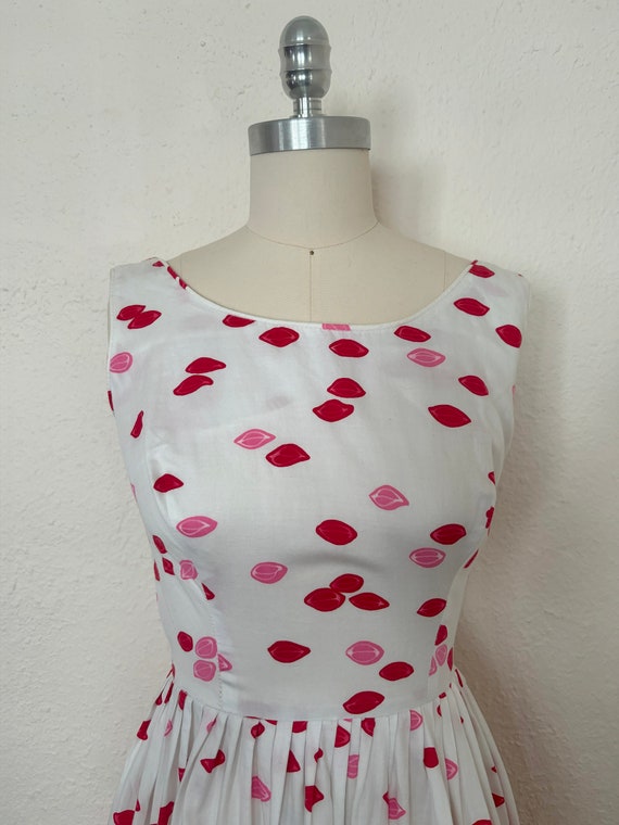 1950s Lips Novelty Print Dress, Extra Small to Sm… - image 3