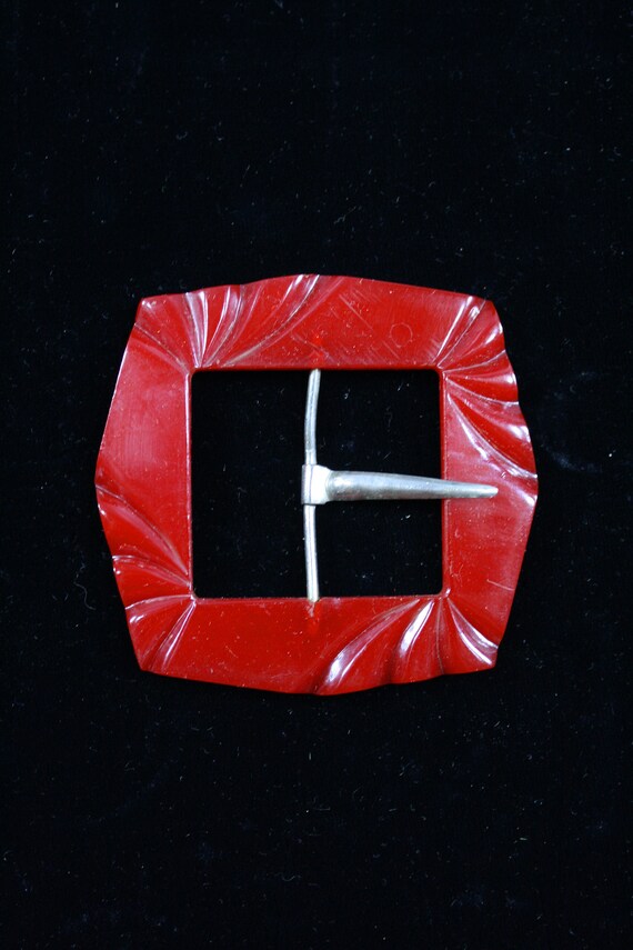 1930s Carved Cherry Bakelite Buckle | 30s Vintage