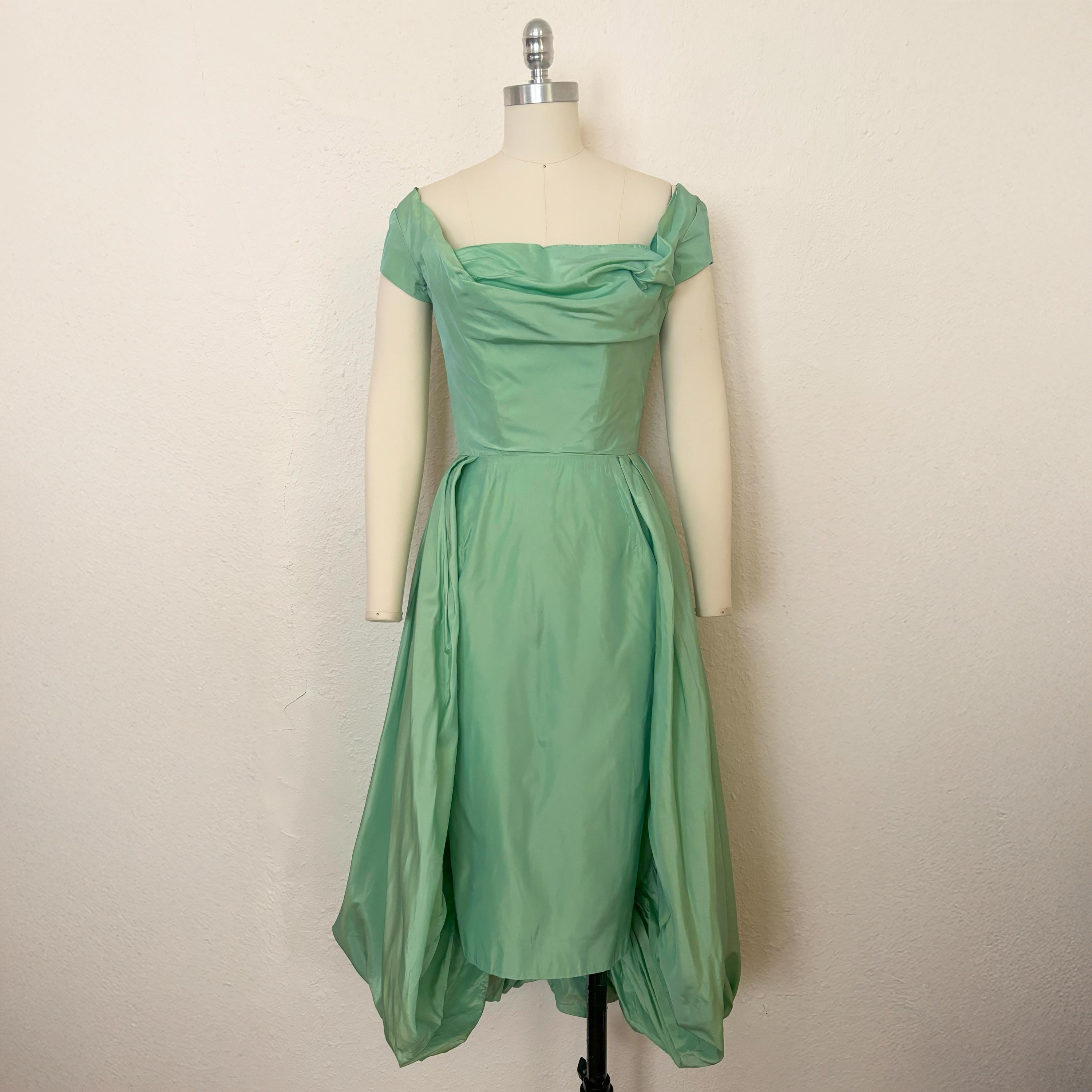 1950s Mint Green Taffeta Cocktail Dress by Kay Selig, Extra Extra Small to  Extra Small | 50s Vintage Shelf Bust Dress (XXS, XS, 33-22.5-37) - Etsy