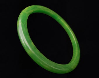 1940s Jade and Lime Marbled Bakelite Bangle | 40s Vintage Slim Green Plastic Bracelet