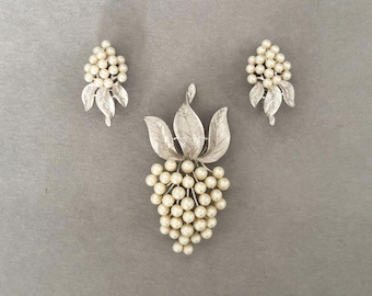 1960s Crown Trifari Pearl Grape Cluster Brooch and Earrings | 60s Vintage Silver Tone and White Jewelry Set