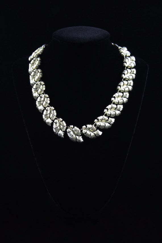 1950s Champagne Leaf Necklace by Lisner | 50s Vin… - image 2