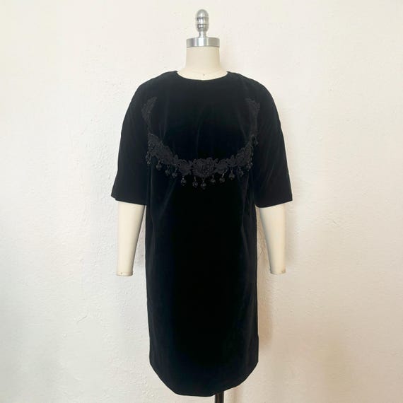 1960s Rare Couture Quality Velveteen Maternity Dress, Small to Medium | 60s  Vintage Beaded Velvet Maternity Dress (S, M, 40-41-41) - Etsy