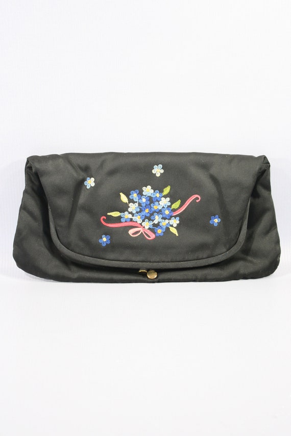 1930s Black Silk Floral Embroidered Fold Over Clu… - image 1