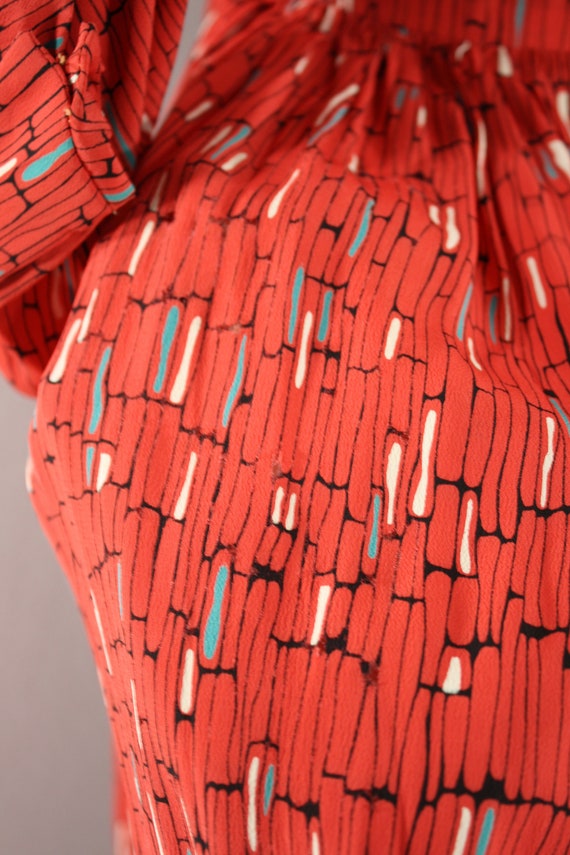 1940s Red Rayon Abstract Print Dress, Small to Me… - image 3