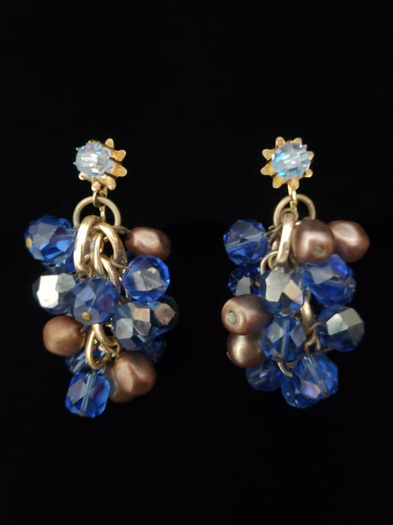 1950s Blue and Gray Cluster Beaded Clip Earrings b